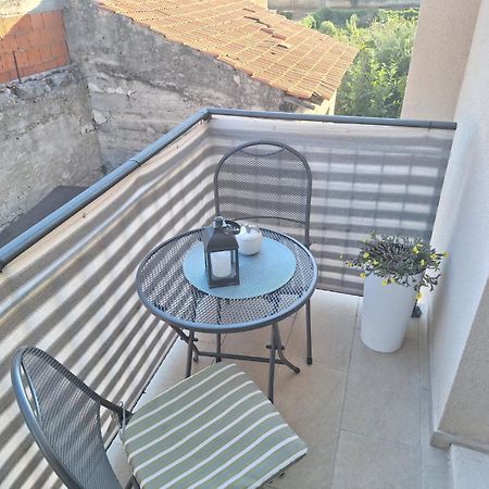 Apartman Laura M Vodice Exterior foto
