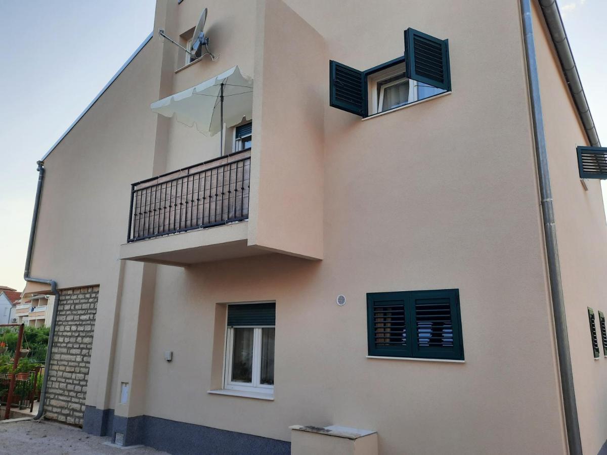 Apartman Laura M Vodice Exterior foto