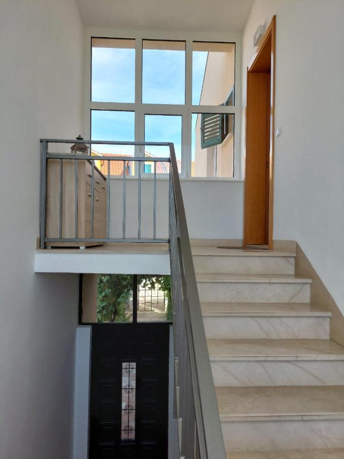 Apartman Laura M Vodice Exterior foto
